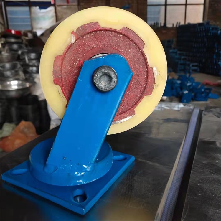 如果脚轮活动转向无法自由转动，该怎么做